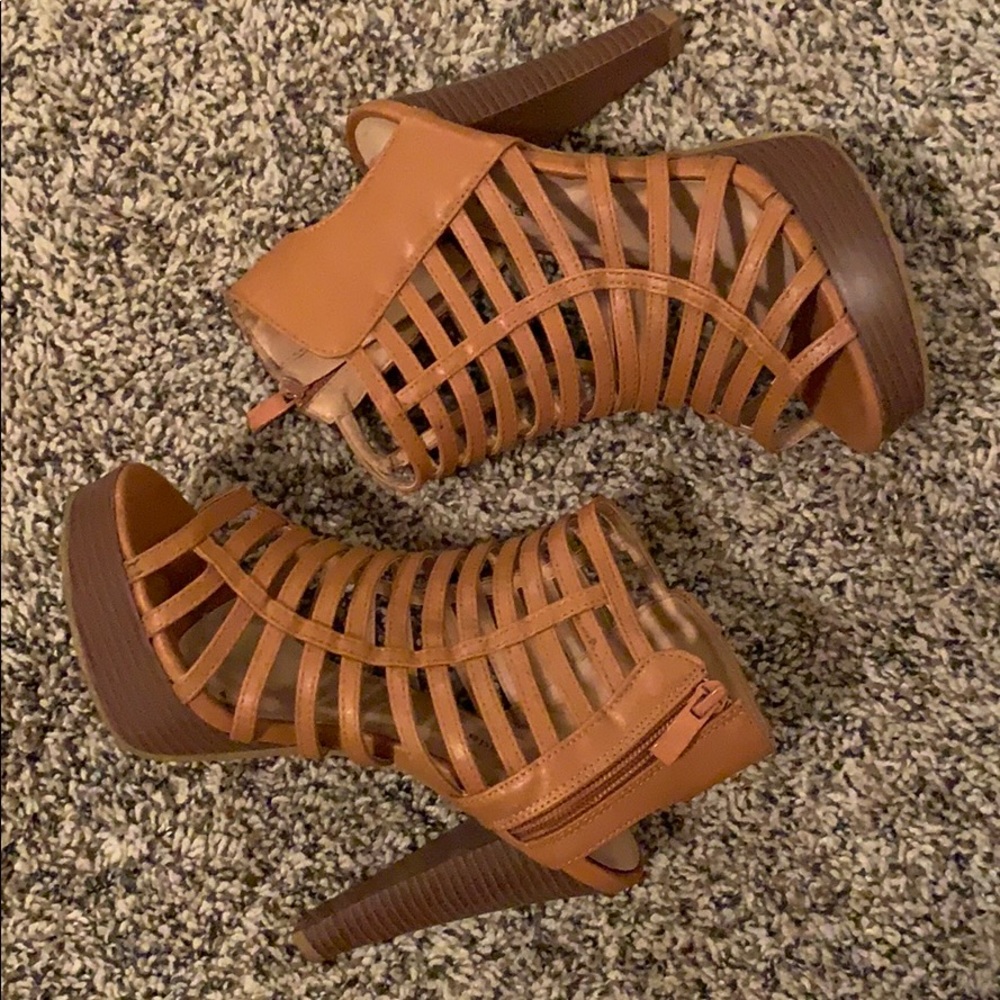 TOP MODA || camel platform caged heels